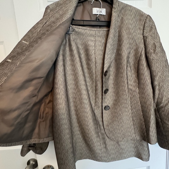 2pc Le Suit suit - Picture 3 of 3